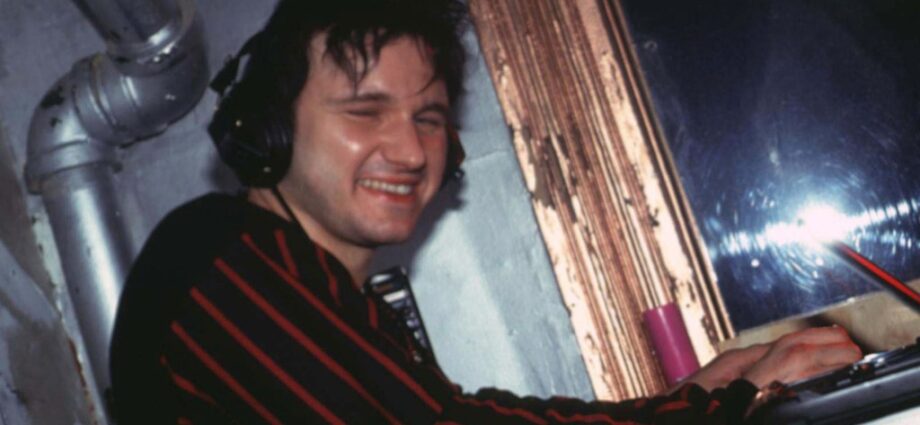 Dave Kendall, Former Creator/Host of MTV’s Alternative Music Show ‘120 Minutes,’ Has Died