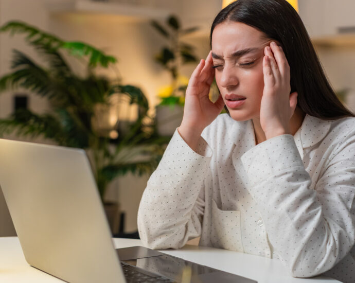 5 Useful Computer Screen Settings That Cut Down On Eye Strain
