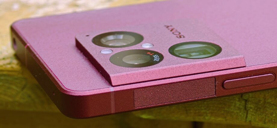 Does Sony’s Alpha DNA deliver the best video quality in smartphone industry? | Xperia 1 VIII Review