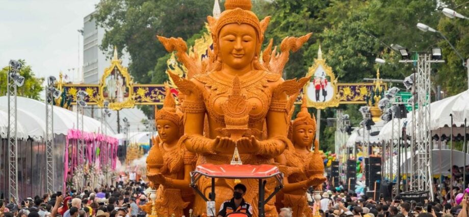 TAT elevates 125th Ubon Ratchathani Candle Procession as Signature Thailand Event