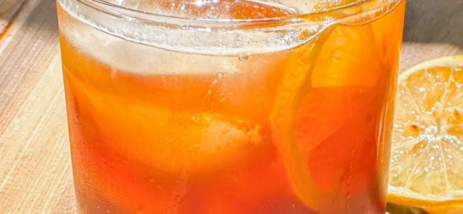 I Tried the Espresso Lemonade Everyone Is Drinking Right Now, and It Was Definitely Memorable