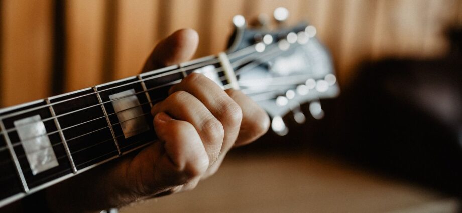 Switching guitar chords is one of the hardest parts of learning. This exercise will help you master changing chords faster