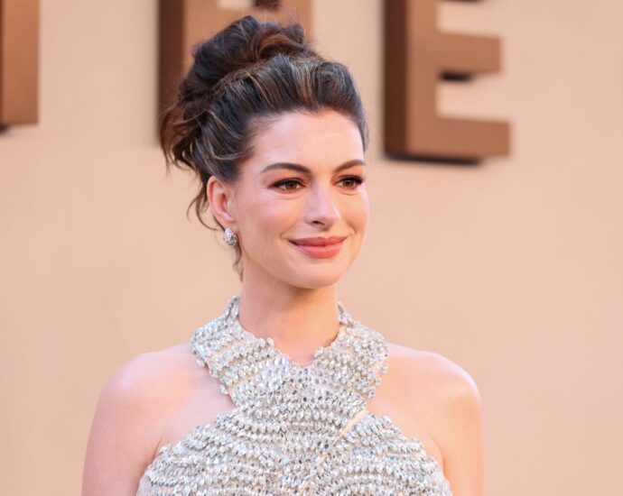 Anne Hathaway Says Films Where Dogs Die “Should Automatically Be Rated R”