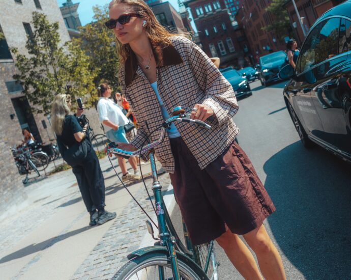 7 Stylish Ways to Wear a Barn Jacket This Fall