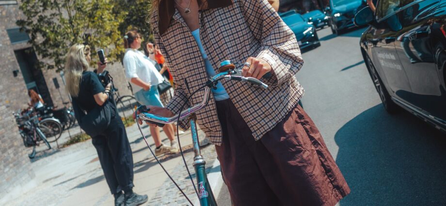 7 Stylish Ways to Wear a Barn Jacket This Fall