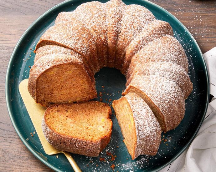 Apples and Honey Snacking Cake
