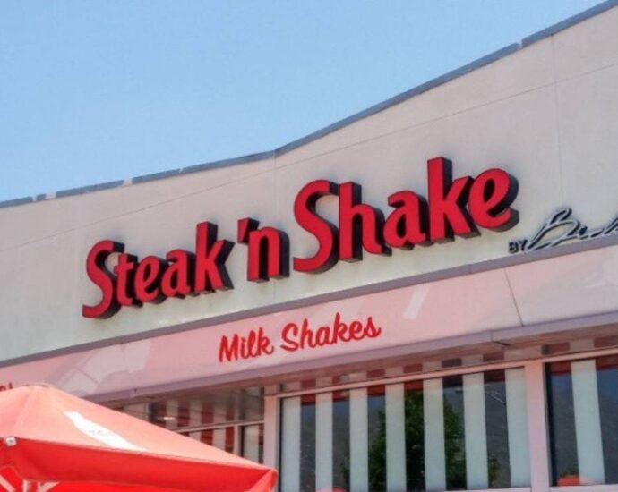Why a Famous Burger Chain Now Calls Itself a ‘Bitcoin Company’