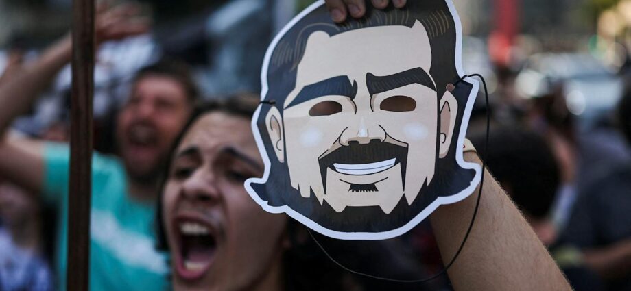 Banking scandal rocks Brazil’s politics and the country’s presidential election in October