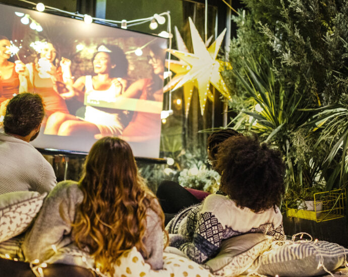 5 Amazon Best-Selling Home Projector Screens Actually Worth Buying