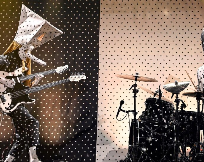 “The most common mistake isthinking it’s an out-of-tune guitar”: What people get wrong about microtonal music