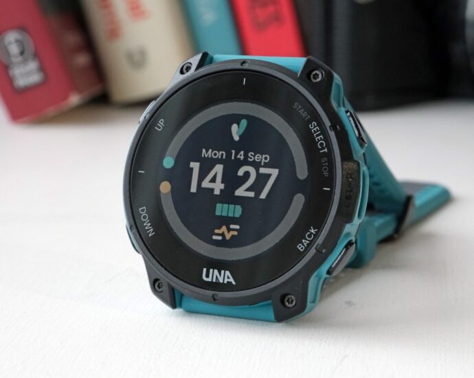 Una watch review: A modular, repairable GPS watch is a good first step