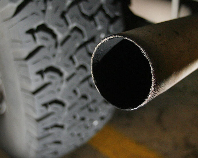 US Government Presents Regulatory Gift to Gas Automakers