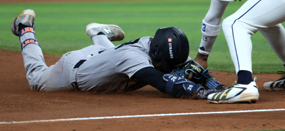 Division Series Game 1 winners and losers: Austin Wells’ baffling baserunning decision dooms Yankees