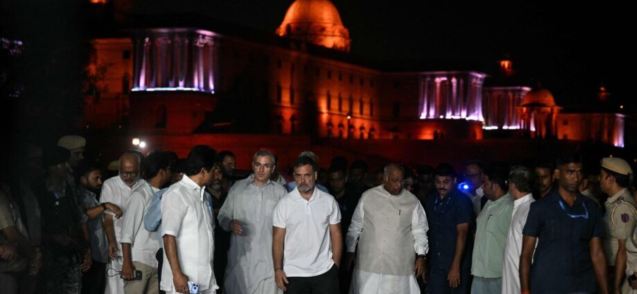 Congress march to SC to demand end to ‘vote chori’ today: Are metros, schools, and offices open today?