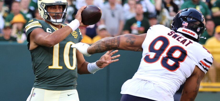 ‘Juicing Up and Still Can’t Get Any Pressure,’ ‘Still Trash’ – NFL Fans Mock Bears’ Montez Sweat for 2-Game PED Suspension