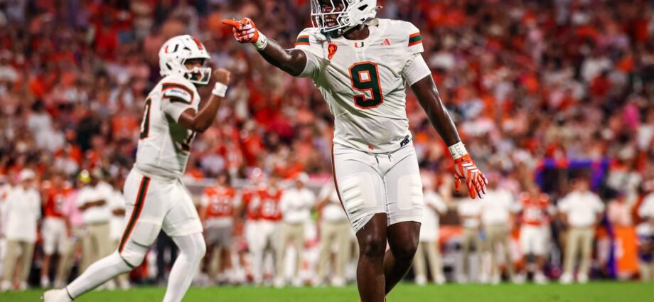 College football picks: Predictions against the spread, odds, betting lines for top 25 games in Week 7